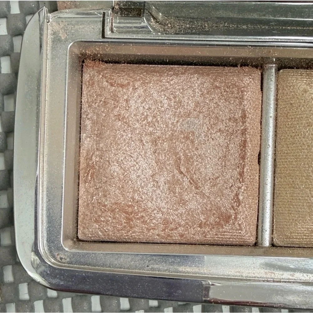 HOURGLASS Ambient Metallic Strobe Palette - Picture 3 of 5